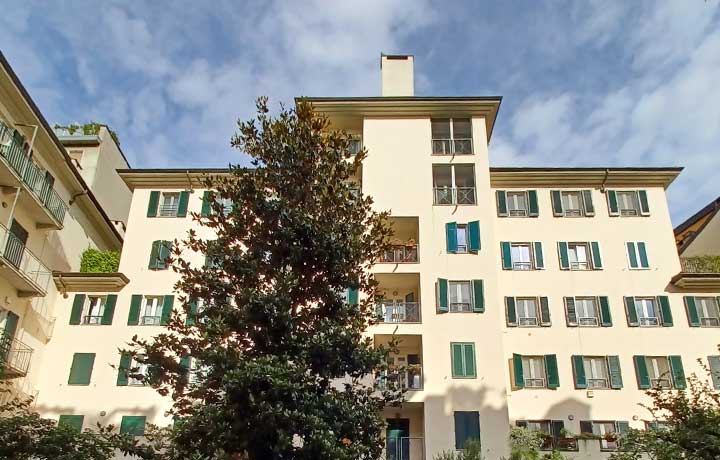     Gebäude mit zentralem System
